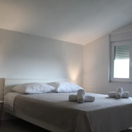 Oliva Apartment Posedarje